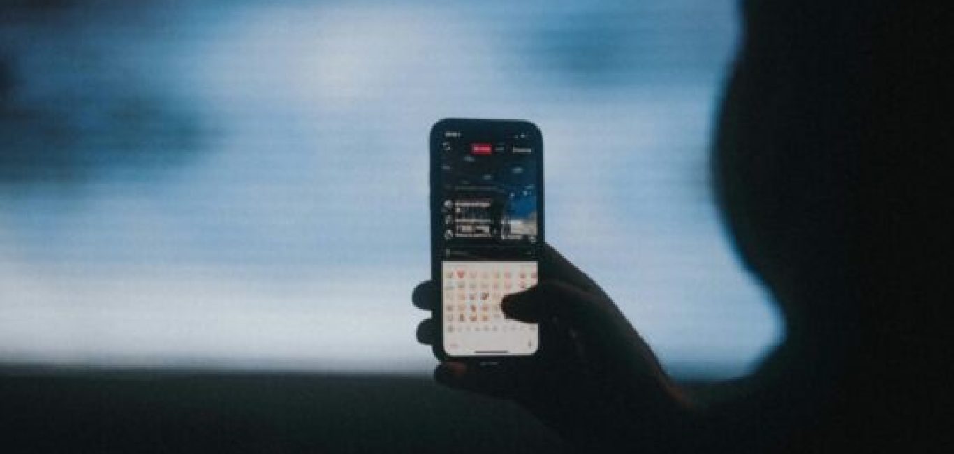 live streaming | source pict: Unsplash